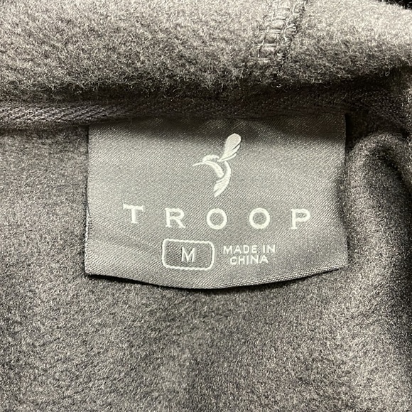 Troop NWT Black Hooded Sweatshirt Hoodie Size Medium - Picture 8 of 11